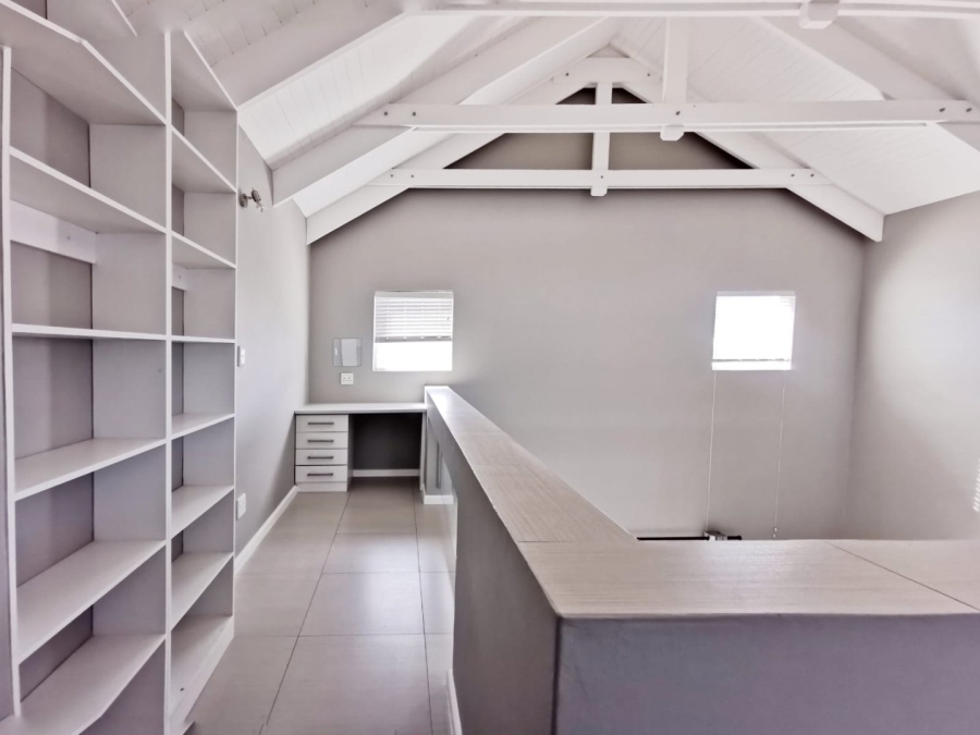 3 Bedroom Property for Sale in Kraaibosch Western Cape